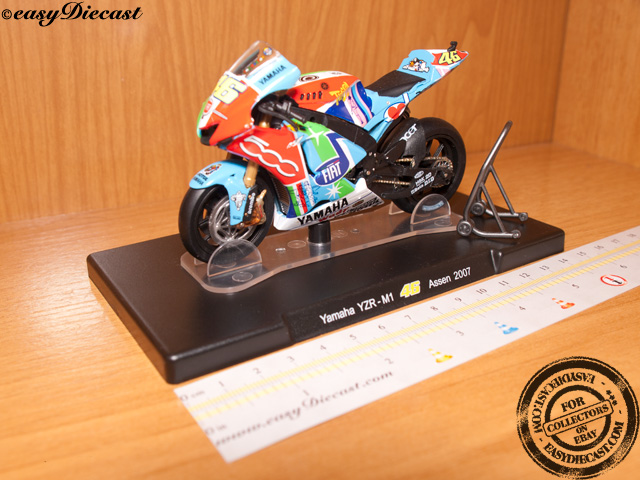 YAMAHA YZR-M1 1/18 VALENTINO ROSSI ASSEN MOTO-GP 2007 | eBay